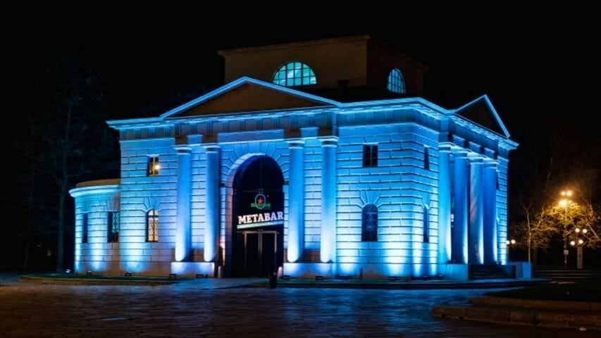 cosa può fare il metaverso per il settore immobiliare - meta bar - Futuria Metaverse